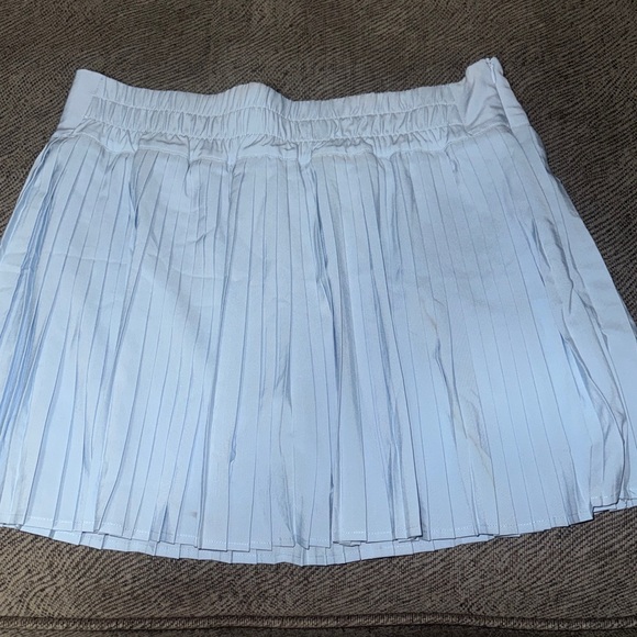 Halara bay blue Pleated Skort - Picture 3 of 6
